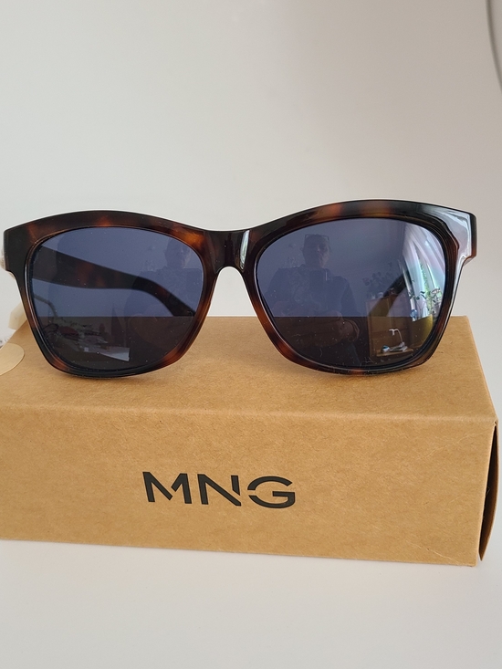 Mango Accessories - Mango Tortoiseshell Sunglasses with Dark Brow Amber Accents and Navy Blue Lenses